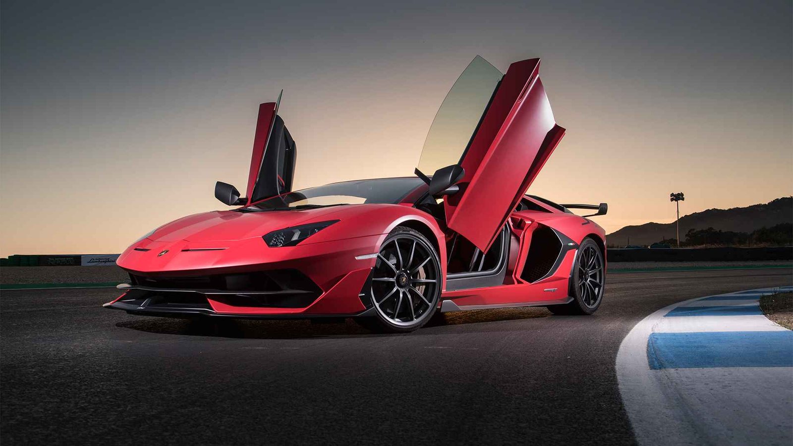 Lamborghini Luxury Performance | RB Luxury